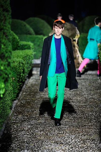 Look 40